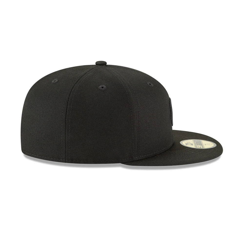 Chicago Cubs New Era Pitch Black 59FIFTY Fitted Hat 6 Chicago Cubs New Era Pitch Black 59FIFTY Fitted Hat - Image 4