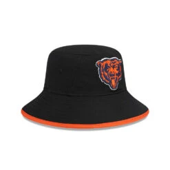 NEW ERA Chicago Bears Black/Orange Bear Face Logo Bucket Hat -Hockey Store 60375191 BUCKET MBCKTBASICE3 CHIBEA BLK 3QR