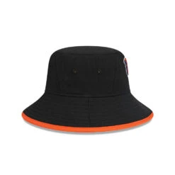 NEW ERA Chicago Bears Black/Orange Bear Face Logo Bucket Hat -Hockey Store 60375191 BUCKET MBCKTBASICE3 CHIBEA BLK RSIDE
