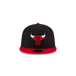 NEW ERA Chicago Bulls Youth Black/Red Snapback Hat -Hockey Store 70350811 K9FIFTY NBA2TONEK950 CHIBUL BLKOTC F