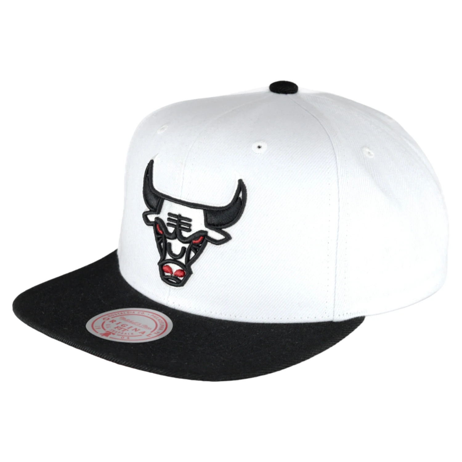 Chicago Bulls Mitchell & Ness White/Black Snapback Hat 5 Chicago Bulls Mitchell & Ness White/Black Snapback Hat - Image 3