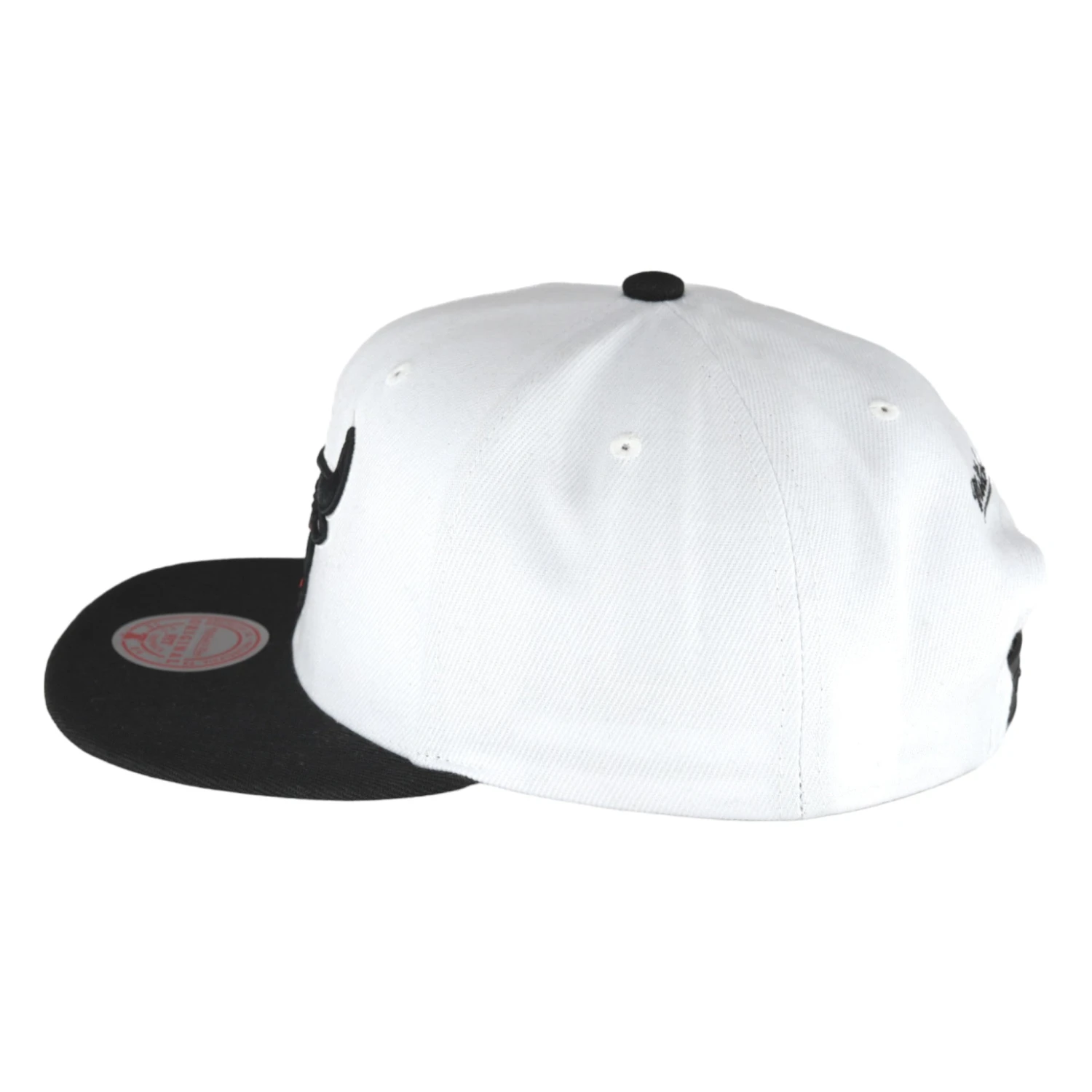 Chicago Bulls Mitchell & Ness White/Black Snapback Hat 7 Chicago Bulls Mitchell & Ness White/Black Snapback Hat - Image 5