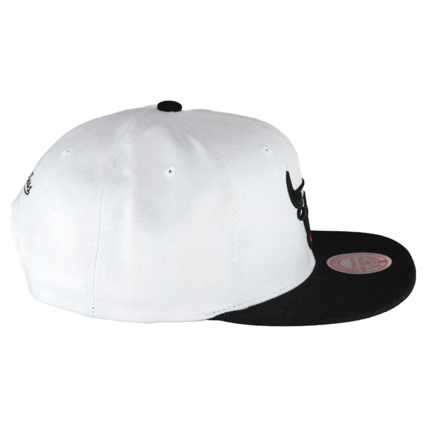 Chicago Bulls Mitchell & Ness White/Black Snapback Hat 6 Chicago Bulls Mitchell & Ness White/Black Snapback Hat - Image 4