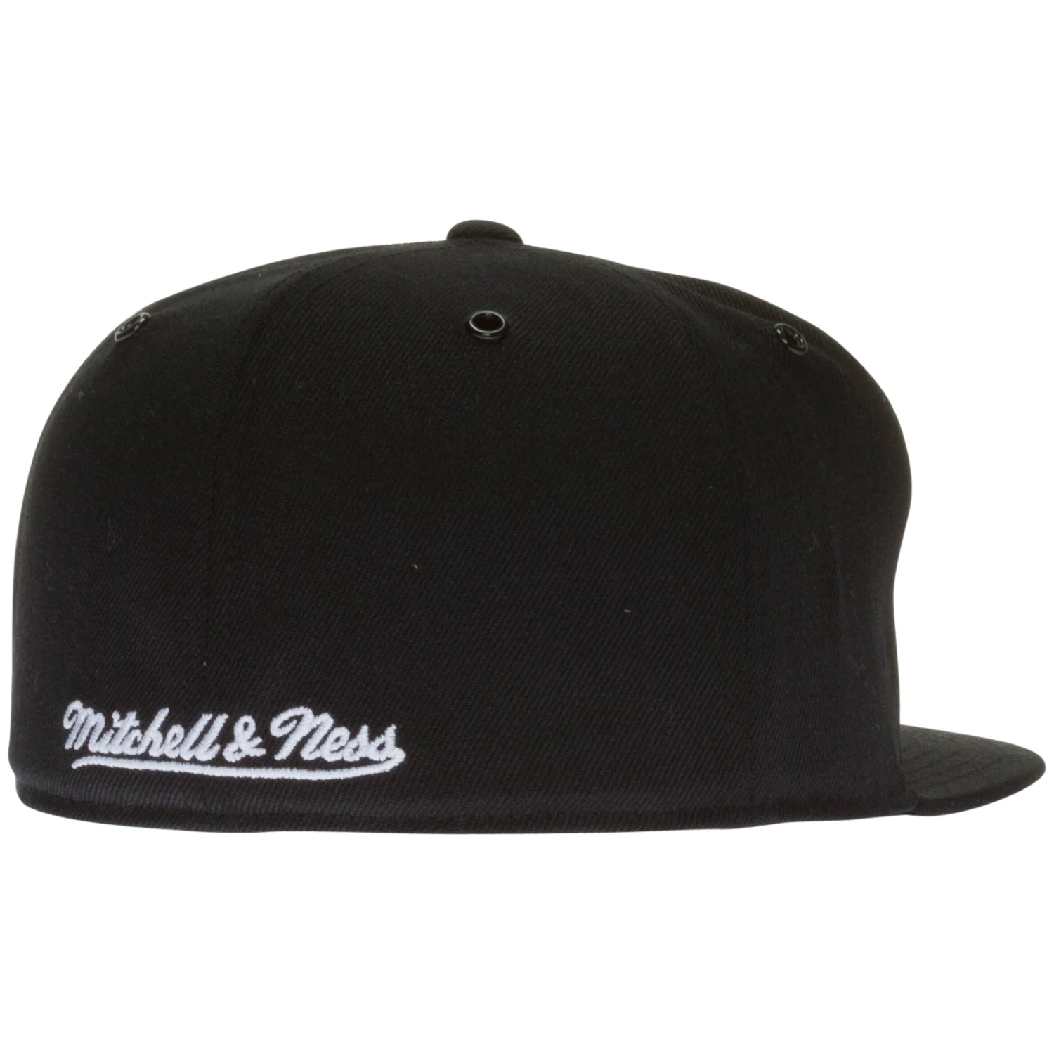 Mitchell & Ness Chicago Bulls Black Primary Logo Flat Bill Fitted Hat 4 Mitchell & Ness Chicago Bulls Black Primary Logo Flat Bill Fitted Hat - Image 2